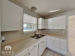 1033 Busac Ave in Jacksonville, FL - Foto de edificio - Building Photo