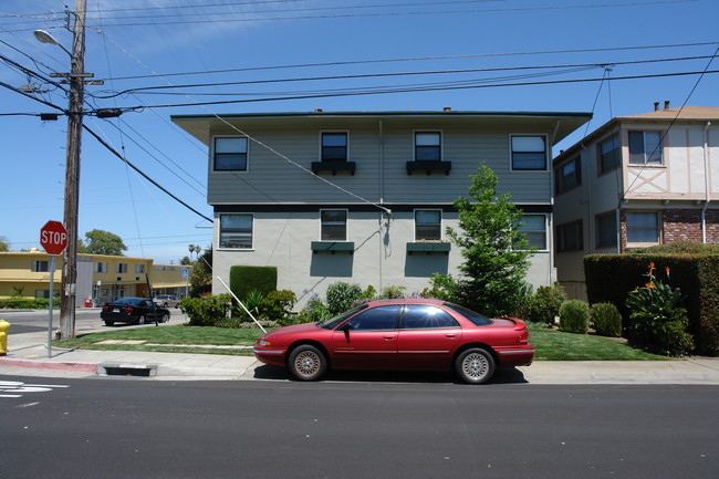 67 41st Ave in San Mateo, CA - Foto de edificio - Building Photo