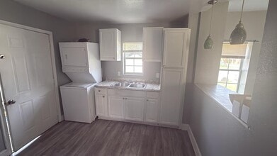 2427 Ruffin St in Norfolk, VA - Building Photo - Building Photo