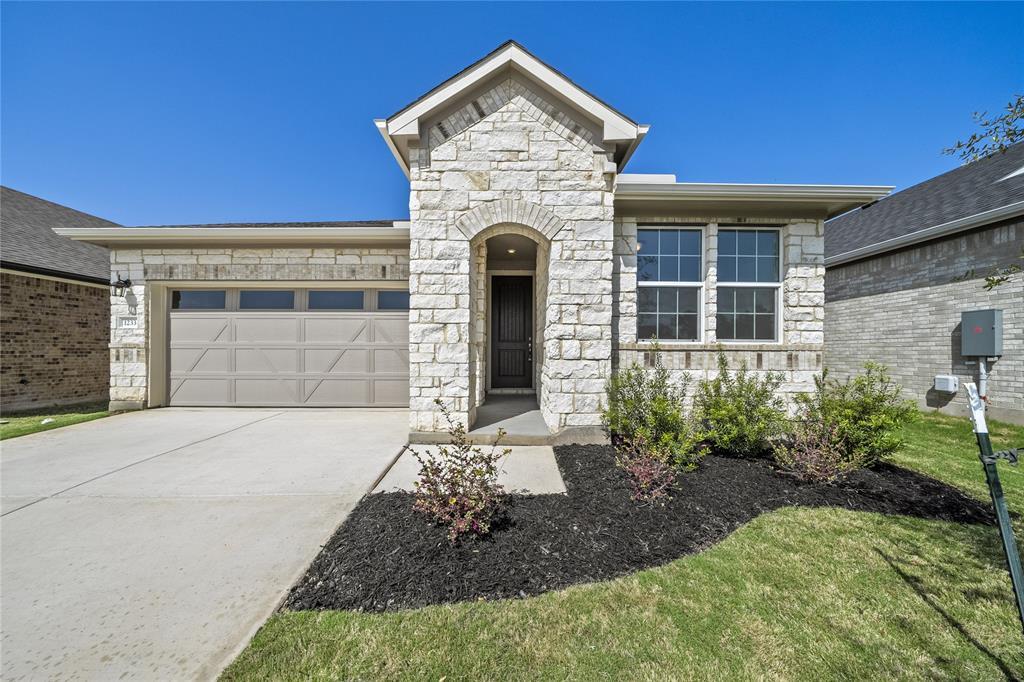 1233 Blue Oak Blvd in San Marcos, TX - Building Photo