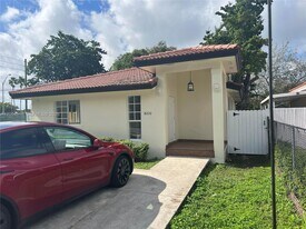 18330 SW 102nd Pl in Miami, FL - Building Photo