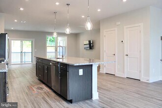811 Wesley Ln-Unit -B in Charlottesville, VA - Building Photo - Building Photo