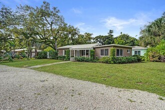 1101 SW 8th Ter in Fort Lauderdale, FL - Foto de edificio - Building Photo