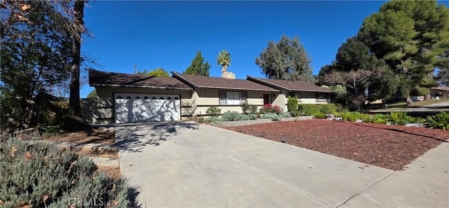 129 Sunridge Way in Redlands, CA - Building Photo - Building Photo