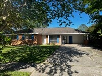 885 Fontainebleau Dr