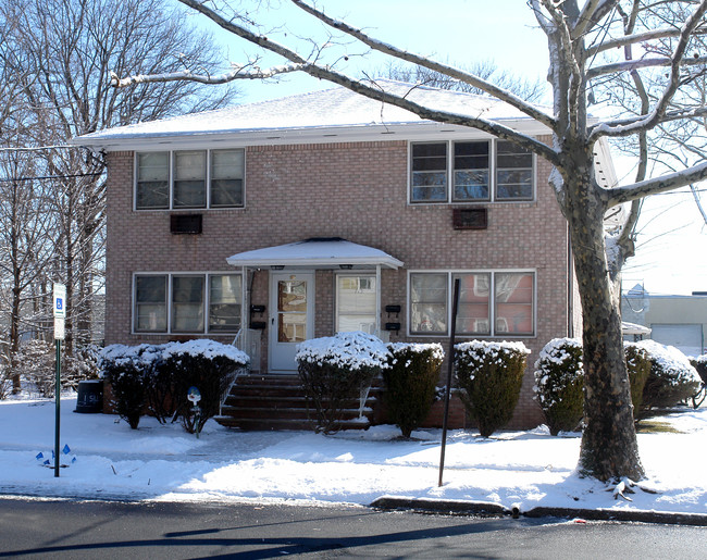 81 Walters St in Rahway, NJ - Building Photo - Building Photo