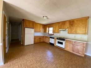 232 Gene Moretz Ln in Hickory, NC - Building Photo - Building Photo
