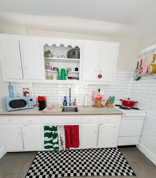 810 27th Ave N in St. Petersburg, FL - Building Photo - Building Photo