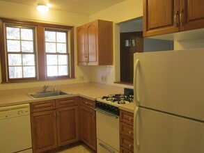 402 Beaver St, Unit 2 in Mars, PA - Foto de edificio - Building Photo