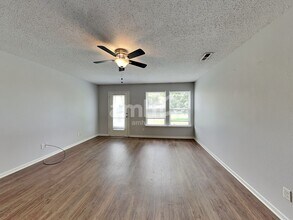 1316 Clove Ct in Greenfield, IN - Building Photo - Building Photo