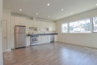 905 Parkman Ave, Unit 905.5 in Los Angeles, CA - Foto de edificio - Building Photo