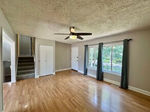 220 Hampdon Ct in Bolingbrook, IL - Building Photo - Building Photo