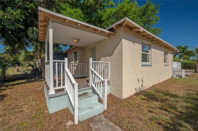 3947 Grove St S in St. Petersburg, FL - Foto de edificio - Building Photo