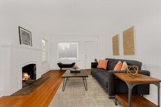 2610 Glenwilde Pl E in Seattle, WA - Building Photo - Building Photo