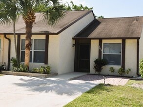 163 Pinewood Ct in Jupiter, FL - Building Photo - Building Photo