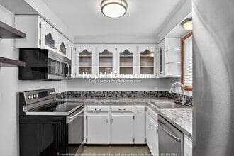 112 Ella St in Oregon City, OR - Building Photo - Building Photo