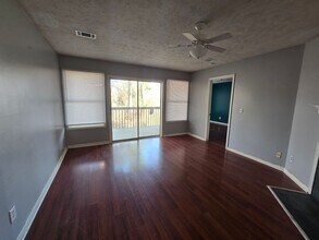 950 Stewarts Creek Dr in Fayetteville, NC - Building Photo - Building Photo