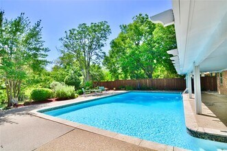 3925 Georgian Dr in Haltom City, TX - Building Photo - Building Photo