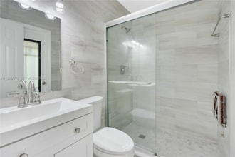 3225 SW 94th Ave in Miami, FL - Building Photo - Building Photo