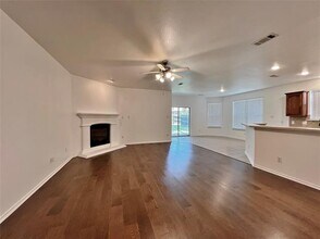 8000 Ranchvale Ln in Arlington, TX - Building Photo - Building Photo
