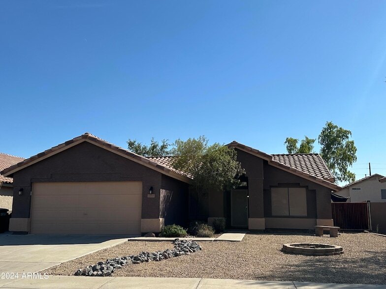 10765 W Louise Dr, Unit 0124 in Sun City, AZ - Building Photo