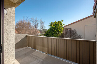 Canyon Ridge in Santa Clarita, CA - Building Photo - Building Photo