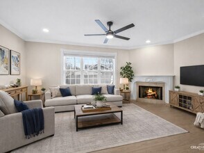 327 Loomis St in Naperville, IL - Building Photo - Building Photo