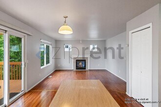 26927 115th Pl SE in Kent, WA - Foto de edificio - Building Photo