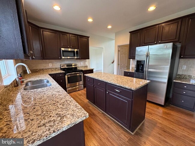 105 Fredericksburg Dr in Stephens City, VA - Building Photo - Building Photo