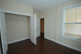 542 Finnbar Dr in Cary, NC - Foto de edificio - Building Photo