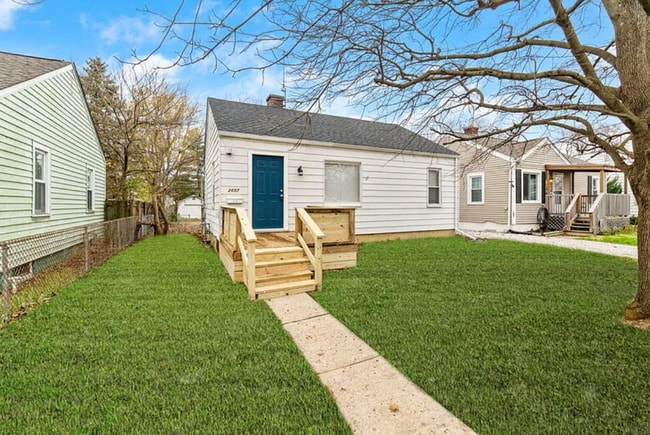 property at 2607 Hiawatha St