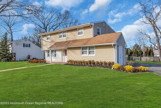4 Cheryl Dr in Ocean Township, NJ - Building Photo - Building Photo