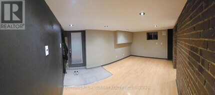 1 Columbine Ave in Toronto, ON - Building Photo - Building Photo