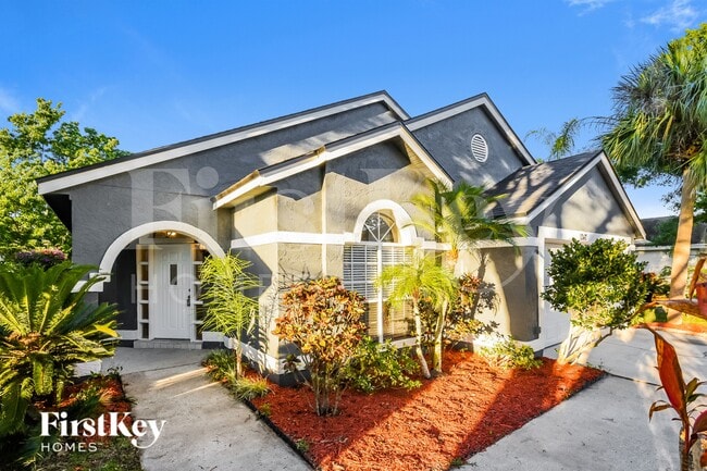 1047 Whittier Cir in Oviedo, FL - Building Photo - Building Photo