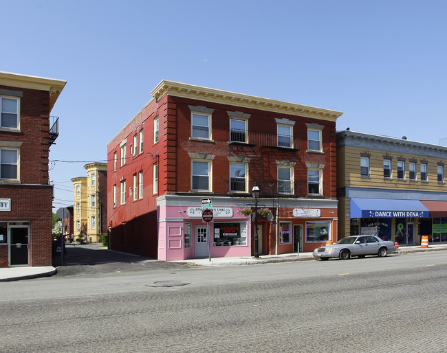 61-63 Main St in Peabody, MA - Foto de edificio - Building Photo