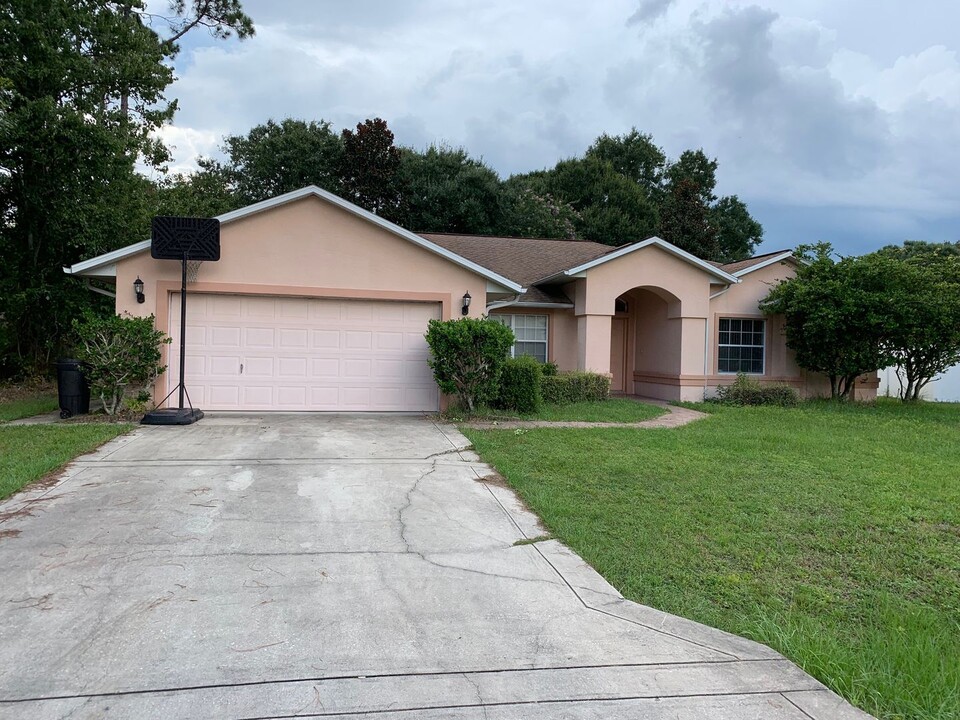 65 Brookside Ln in Palm Coast, FL - Building Photo