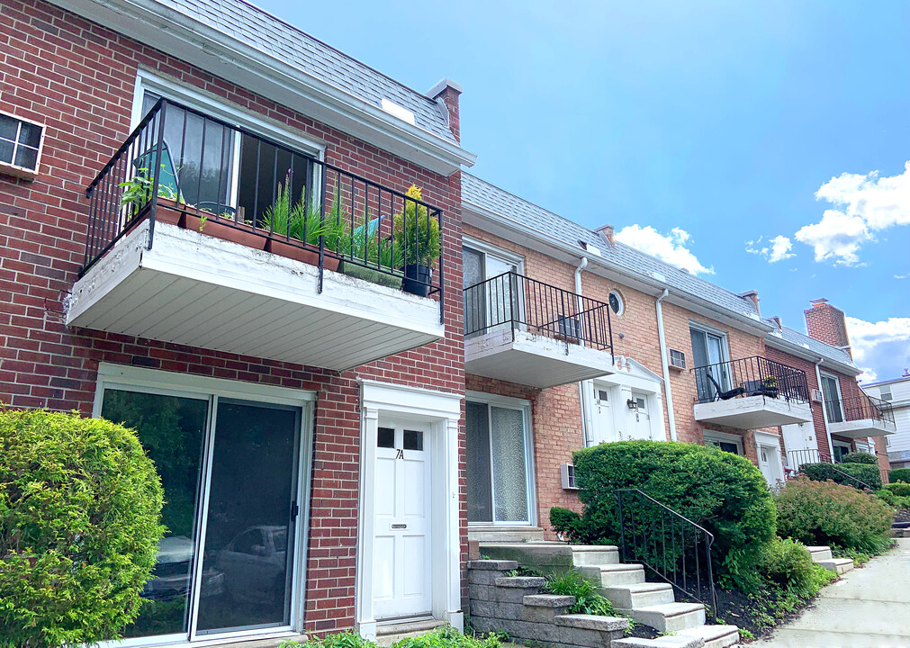 Main Line Court in Bala Cynwyd, PA - Building Photo