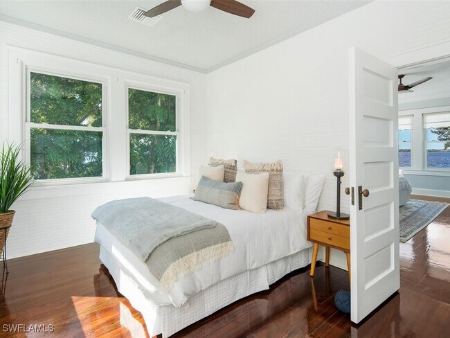 101 Fairview Ave in Ft. Myers, FL - Building Photo - Building Photo