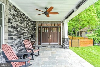 106 Oak St SW in Vienna, VA - Building Photo - Building Photo