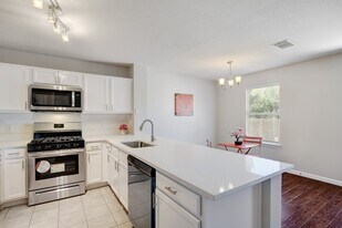 5713 Abby Ann Ln in Austin, TX - Building Photo