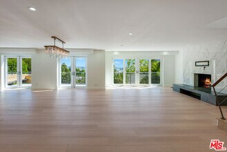 1404 Devlin Dr in Los Angeles, CA - Building Photo - Building Photo