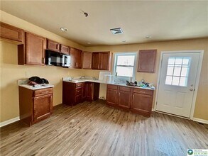 10 Railroad Ave in East Bangor, PA - Building Photo - Building Photo