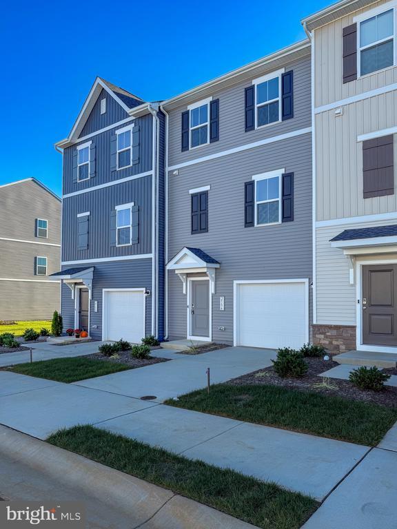 property at 2584 Cougar Ln