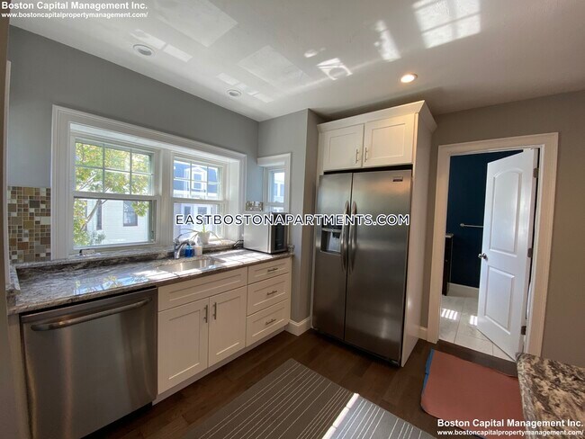 266 Lexington St in Boston, MA - Building Photo - Building Photo