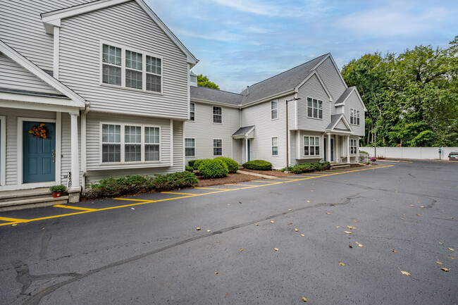 Milford Chase in Milford, CT - Foto de edificio - Building Photo