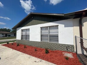 5879 Bahama Ct in West Palm Beach, FL - Building Photo - Building Photo