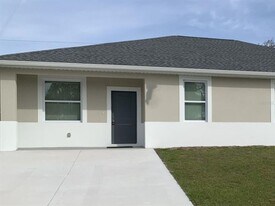 10364 Kidron Ave in Englewood, FL - Building Photo