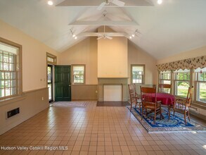 2704 NY-9H in Kinderhook, NY - Building Photo - Building Photo