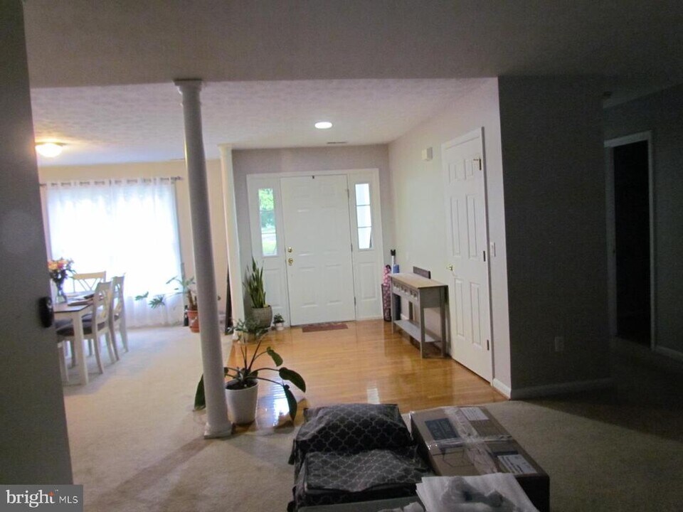 23240 Willow Creek Way in California, MD - Building Photo