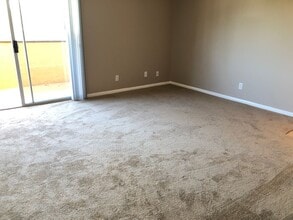 513 Calle Montecito in Oceanside, CA - Building Photo - Building Photo